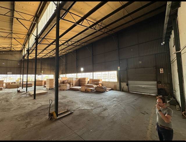 2,973M² WAREHOUSE FOR SALE IN KEW